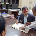 दिवङ्गत चालकको छोरीलाई शिक्षाको लागि सहयोग